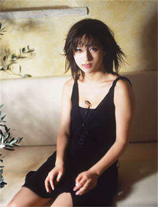 《男女爽爽午夜18污污影院-李雨妃》